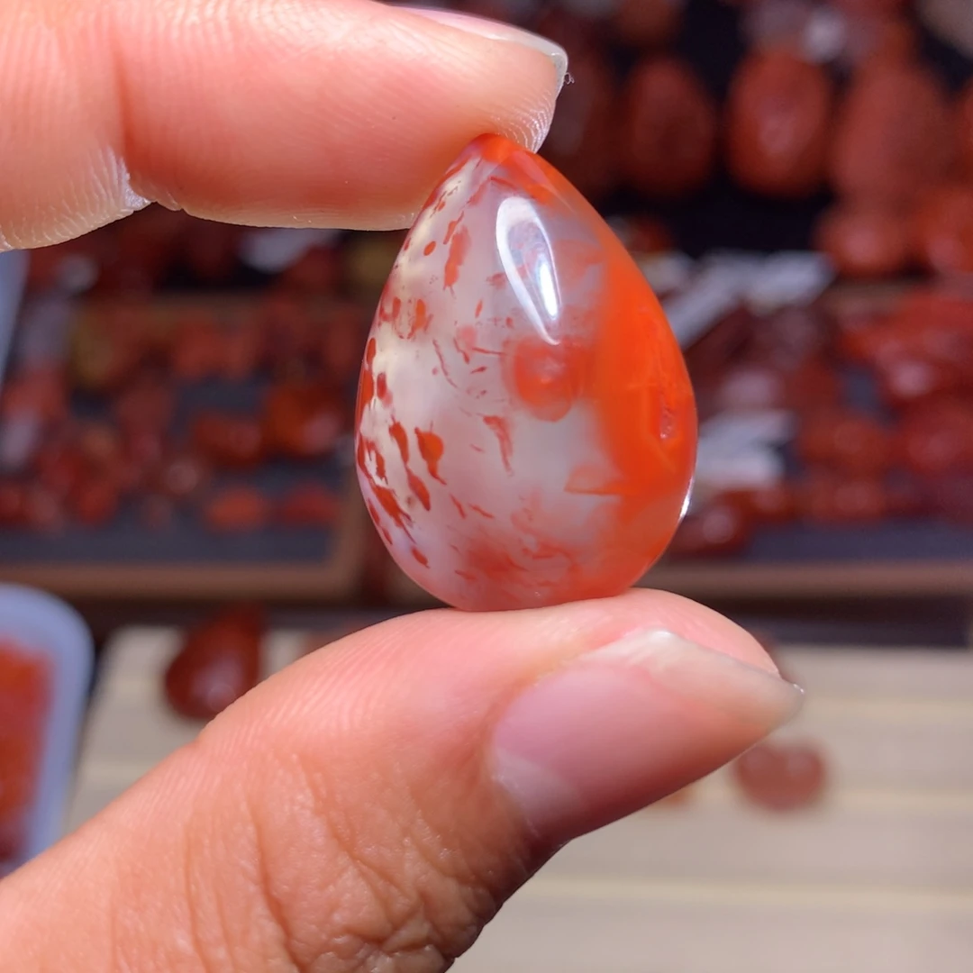 南红玛瑙未镶嵌珠宝半成品水滴1