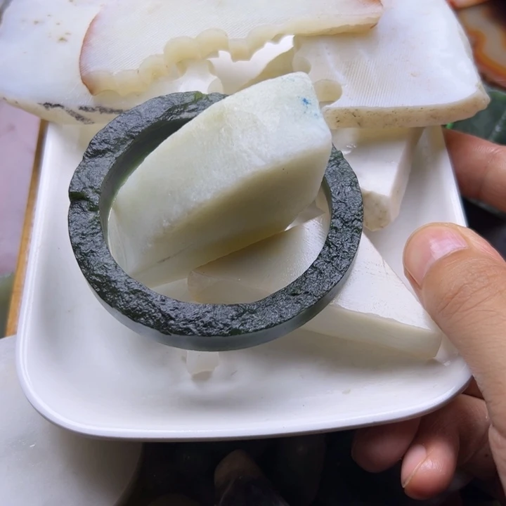 和田玉未镶嵌手链
