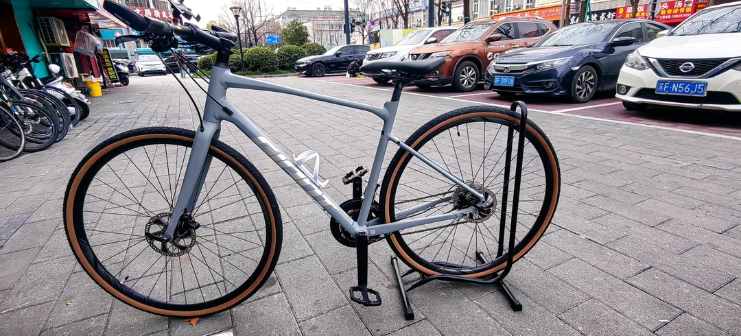 捷安特平把公路车revot f1,铝合金车架碳纤维坐杆前叉禧玛诺20速