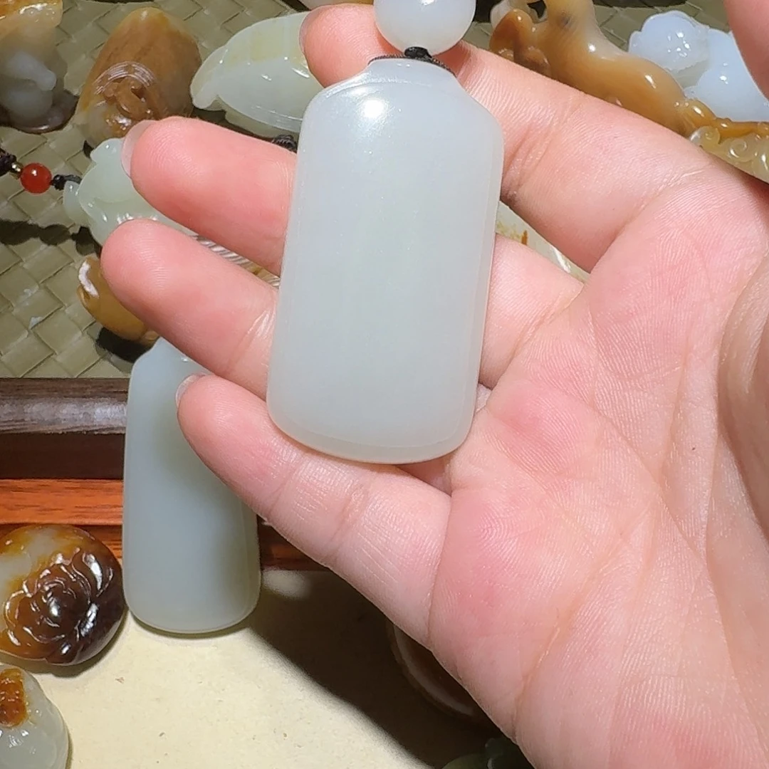油***叔和田玉未镶嵌颈饰