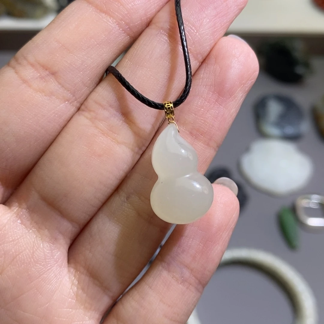 和田玉颈饰18K金镶嵌