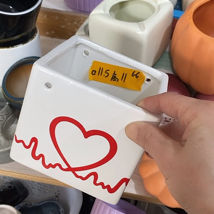 陶盆有孔 瑕疵针孔漏釉介意勿拍外口 11.5外高11