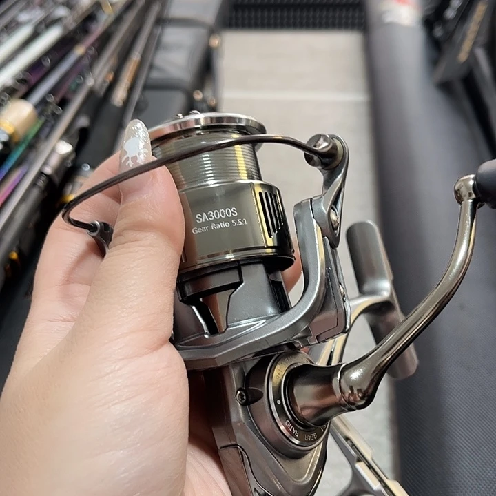 T***彤海洋星3000纺车路亚