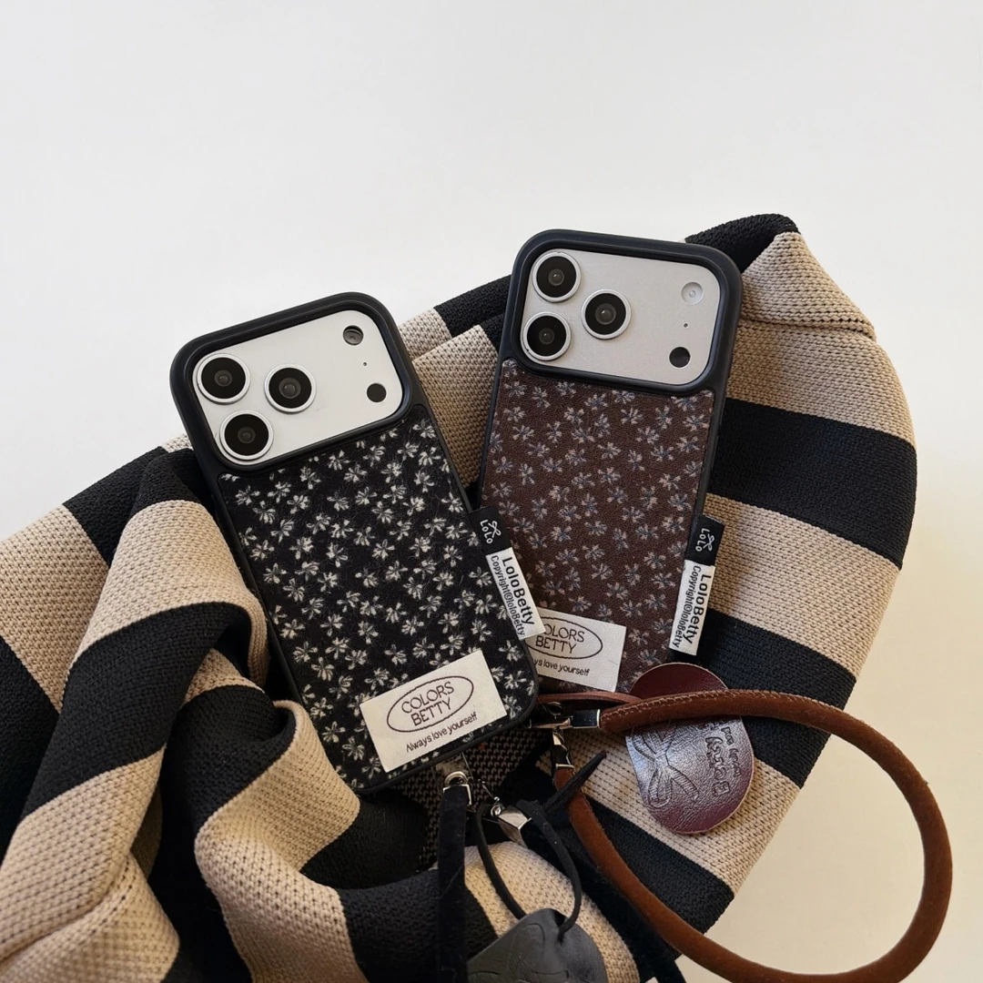 黑边带标小碎花+挂牌挂绳适用于新款17系列ins风手机保护壳苹果15