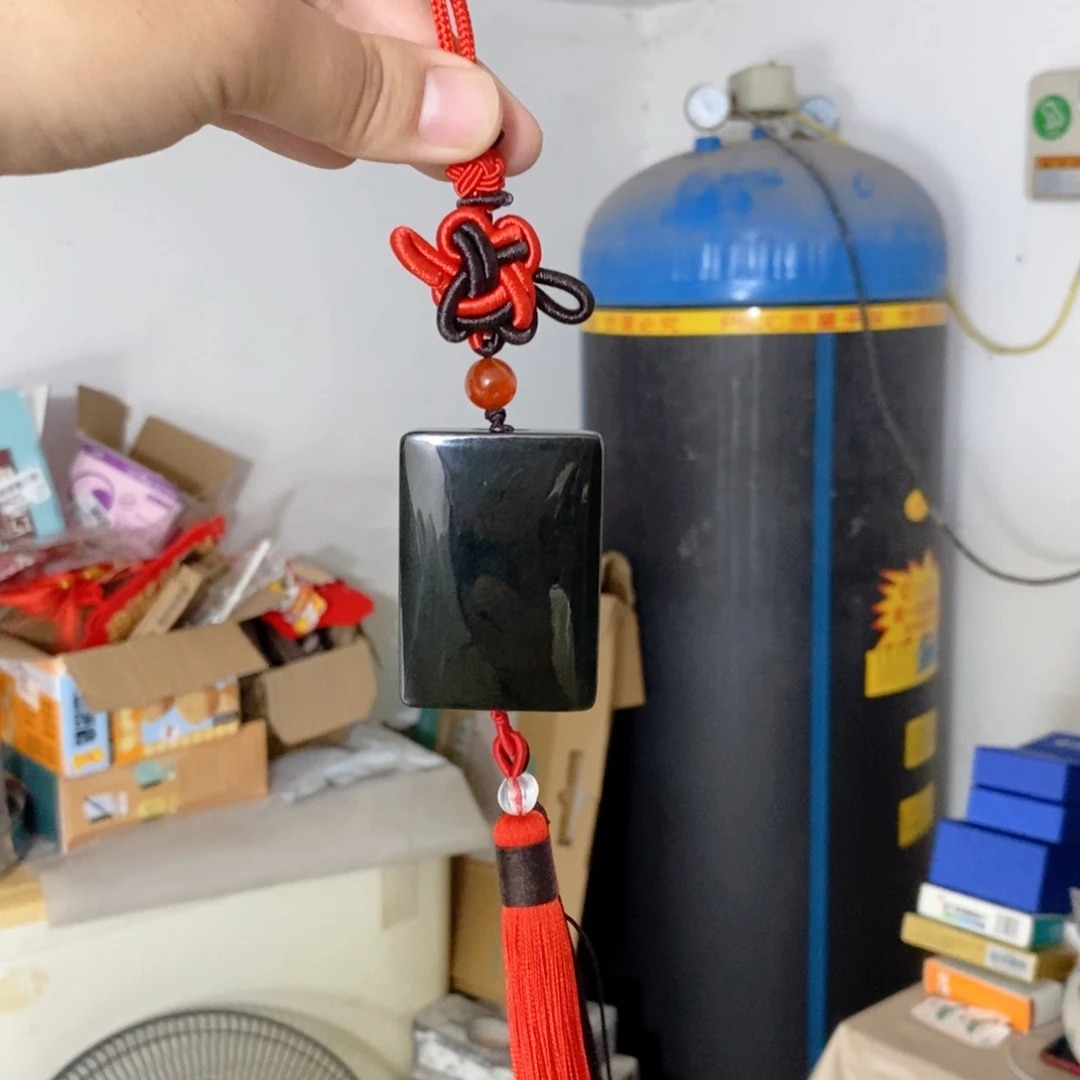 颈饰未镶嵌和田玉（青玉）