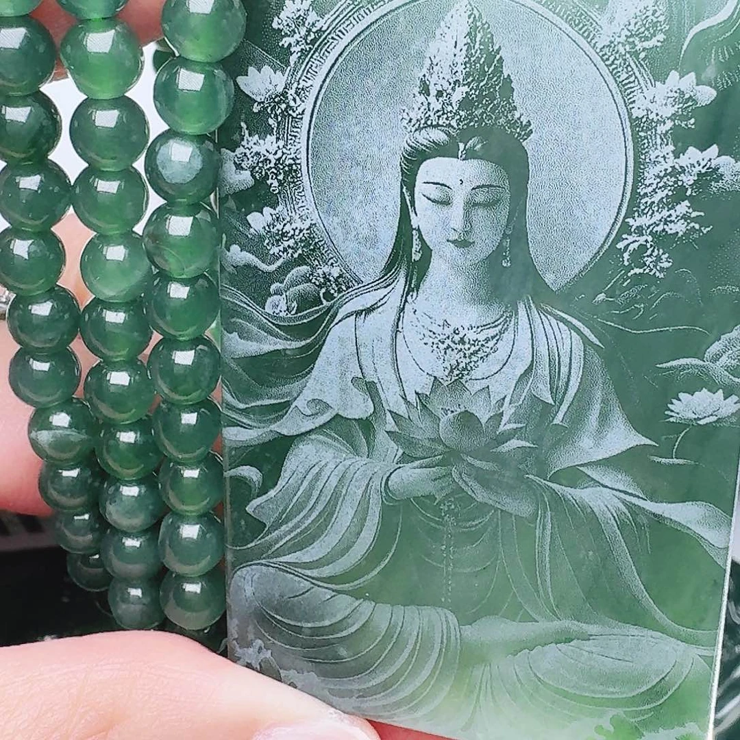 翡翠未镶嵌颈饰多样性发其一