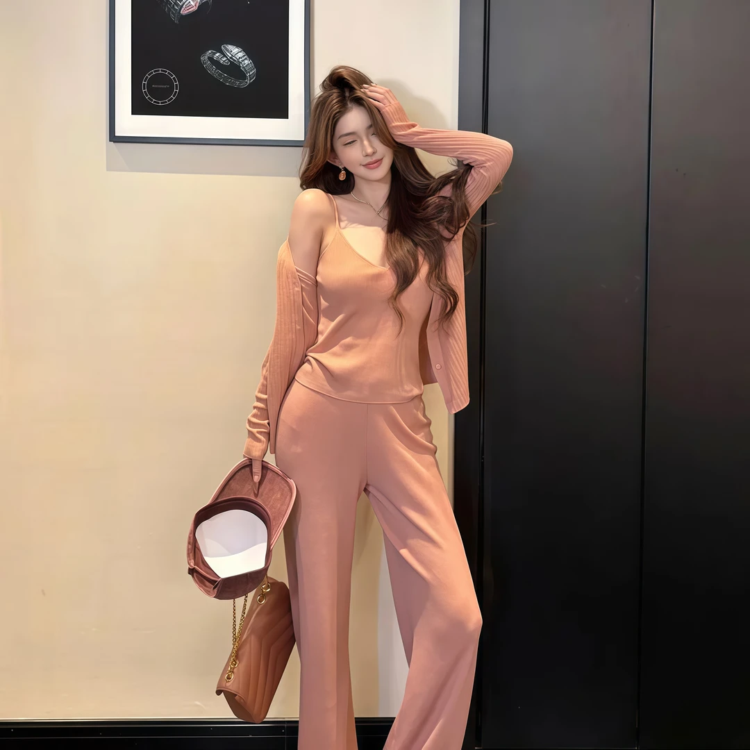 纯欲风小吊带背心外搭开衫上衣女秋季新款休闲阔腿长裤子三件套装