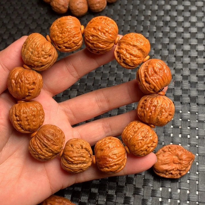 蛤蟆头小核桃手串