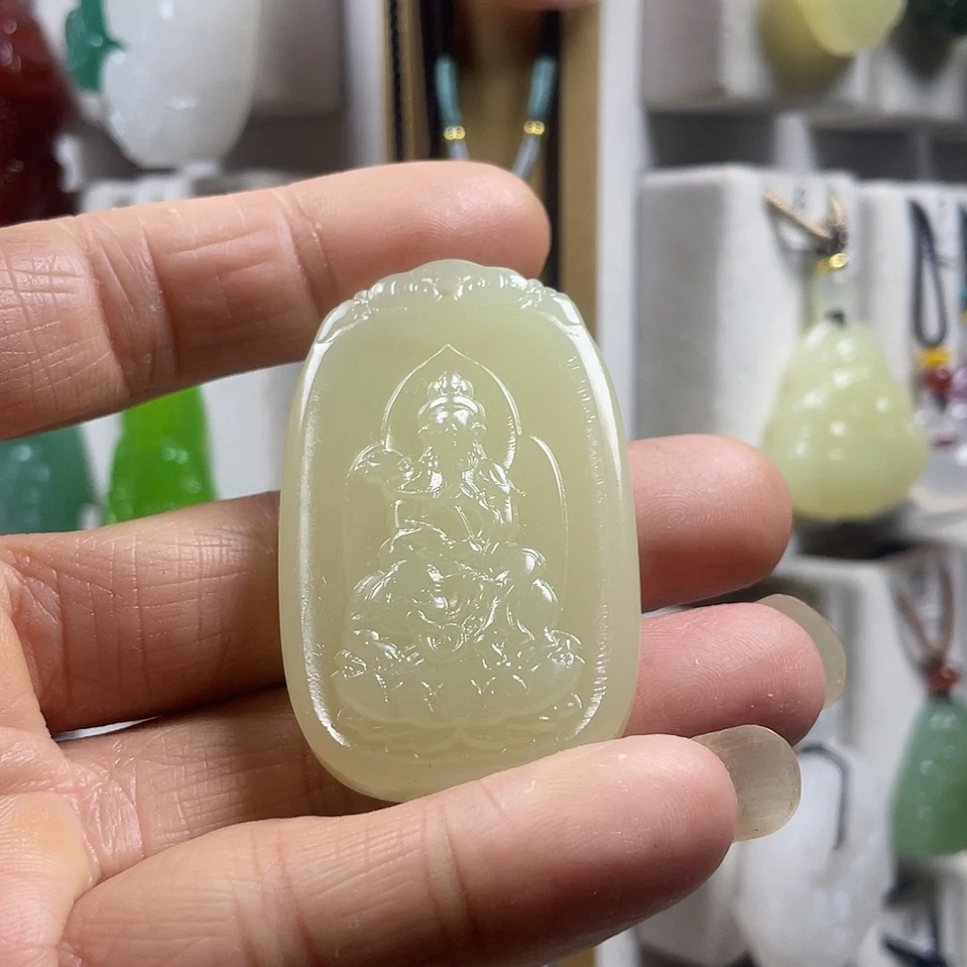 石英质玉未镶嵌颈饰