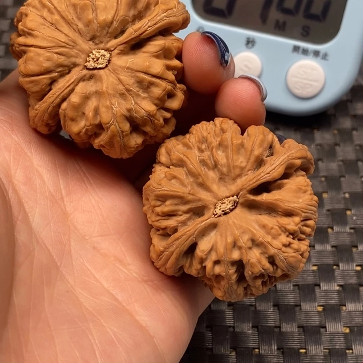 *****吊坠文玩核桃大粗筋45