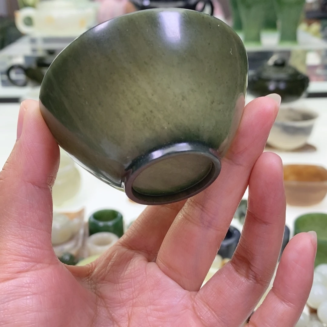 和田玉杯子未镶嵌