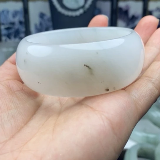 石英质玉（金丝玉）手镯未镶嵌