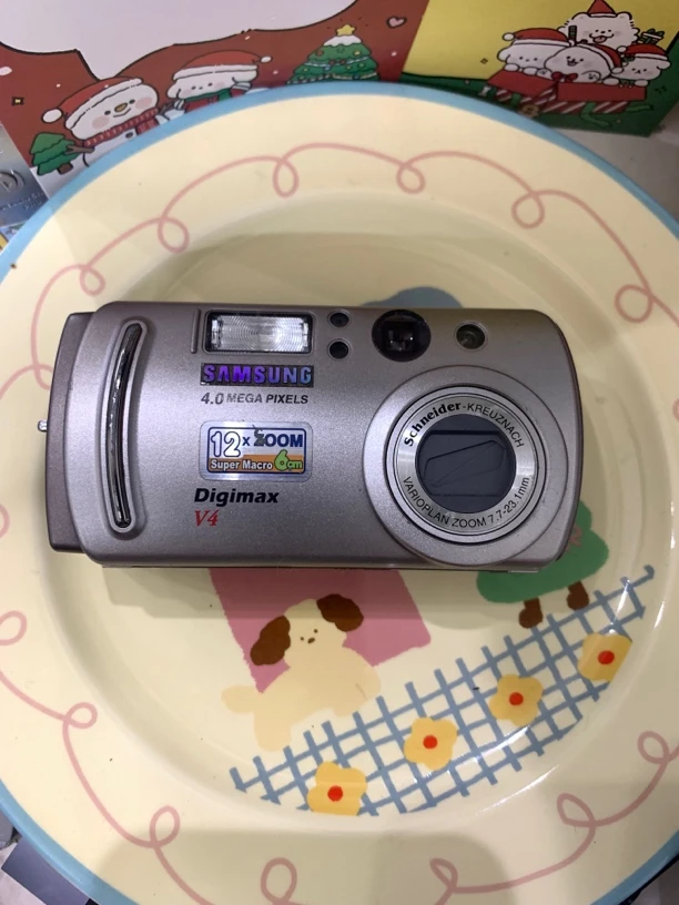 9新  三星v4 功能正常 配件内存卡读卡器 自备五号电池