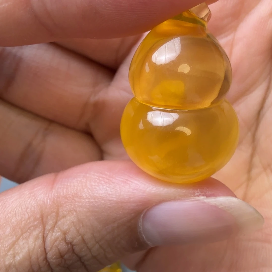 裸石琥珀未镶嵌葫芦