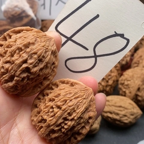 桃核吊坠40绣球核桃