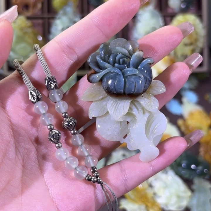 未镶嵌蛇纹石玉颈饰虫**?随机发
