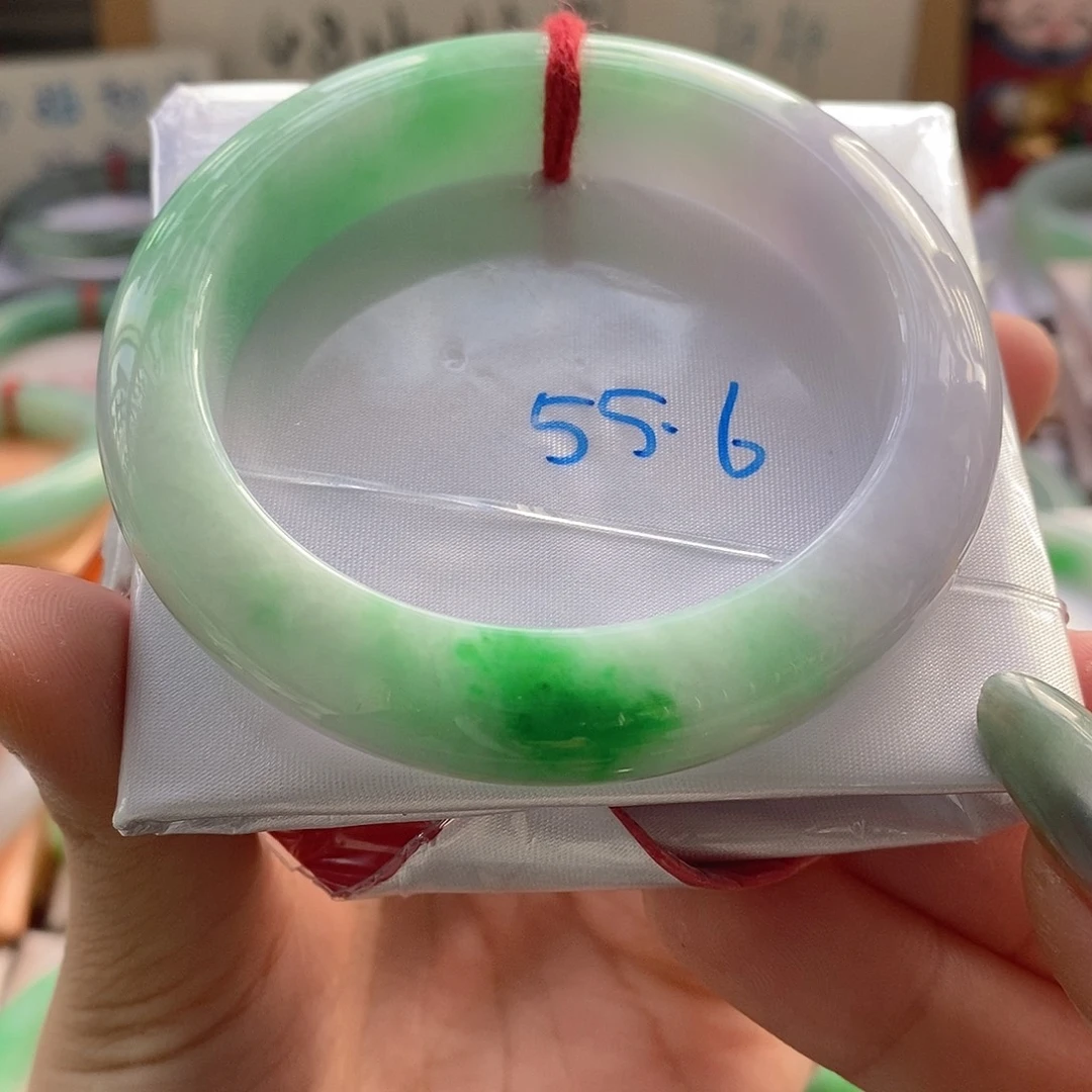 翡翠未镶嵌手镯5号完整度好