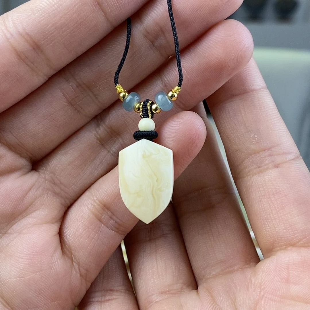 琥珀珠宝奇石未镶嵌蜜蜡盾牌