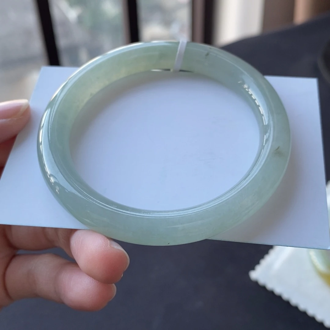 翡翠未镶嵌手镯54.7圆条湖水绿