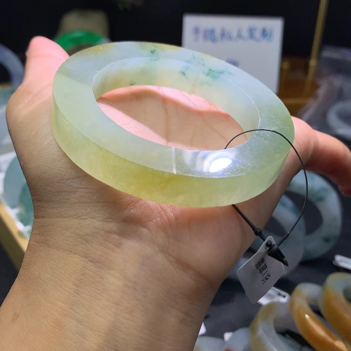 未镶嵌翡翠手镯定制翡翠