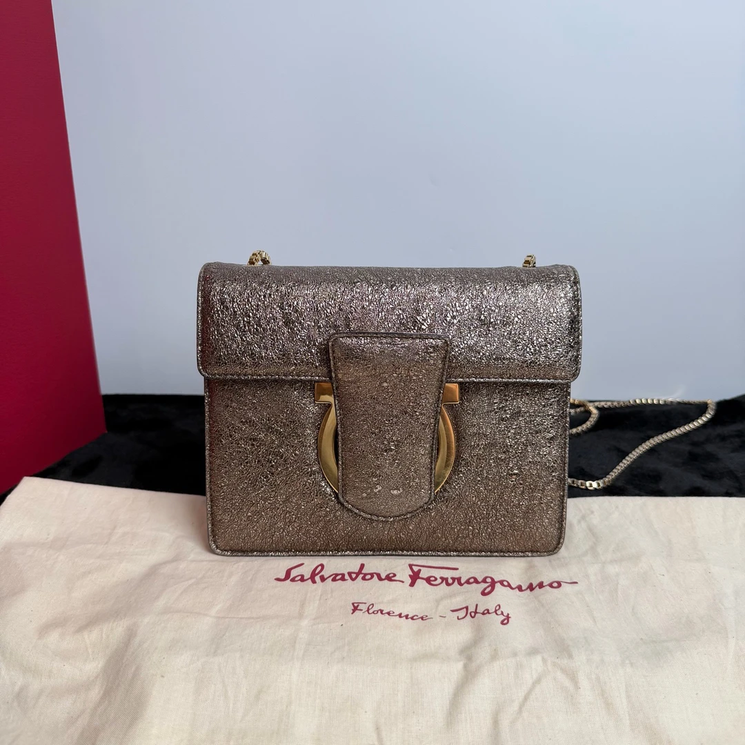 99新 FERRAGAMO/菲拉格慕 C120安则/斜挎包/3888