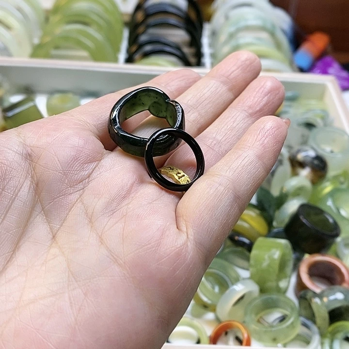 蛇纹石玉未镶嵌手镯Q*星