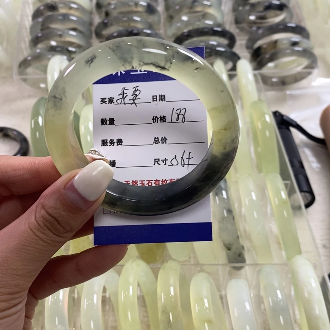 蛇纹石玉手镯未镶嵌我**肥