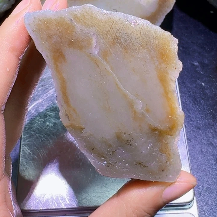 未镶嵌和田玉（糖玉）珠宝半成品