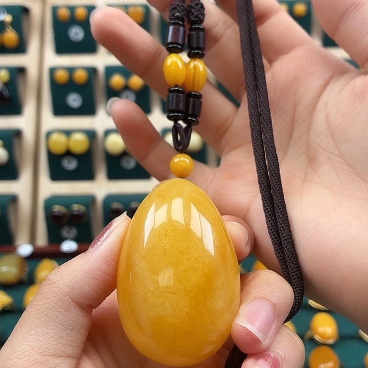 琥珀未镶嵌吊坠(赠链)精品