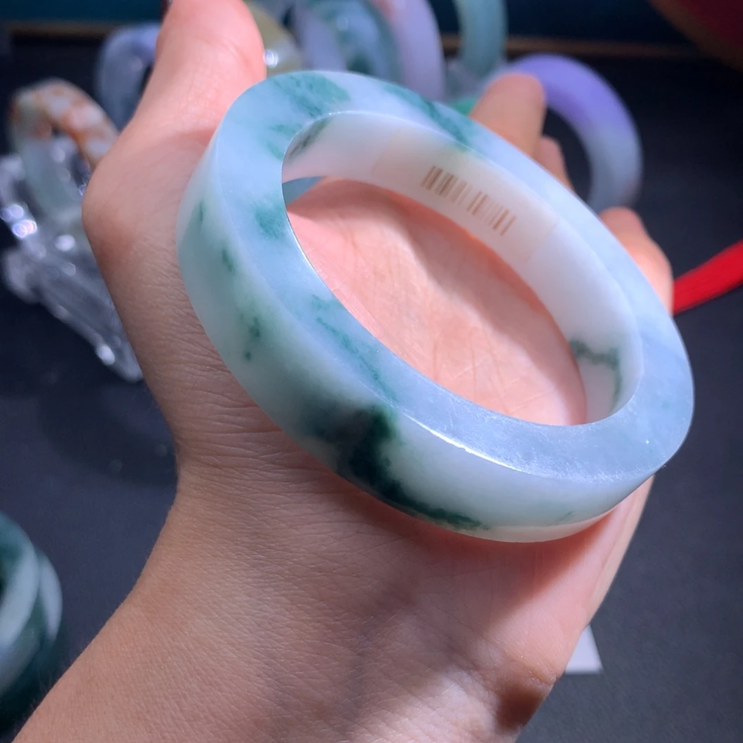 未镶嵌翡翠手镯定制翡翠