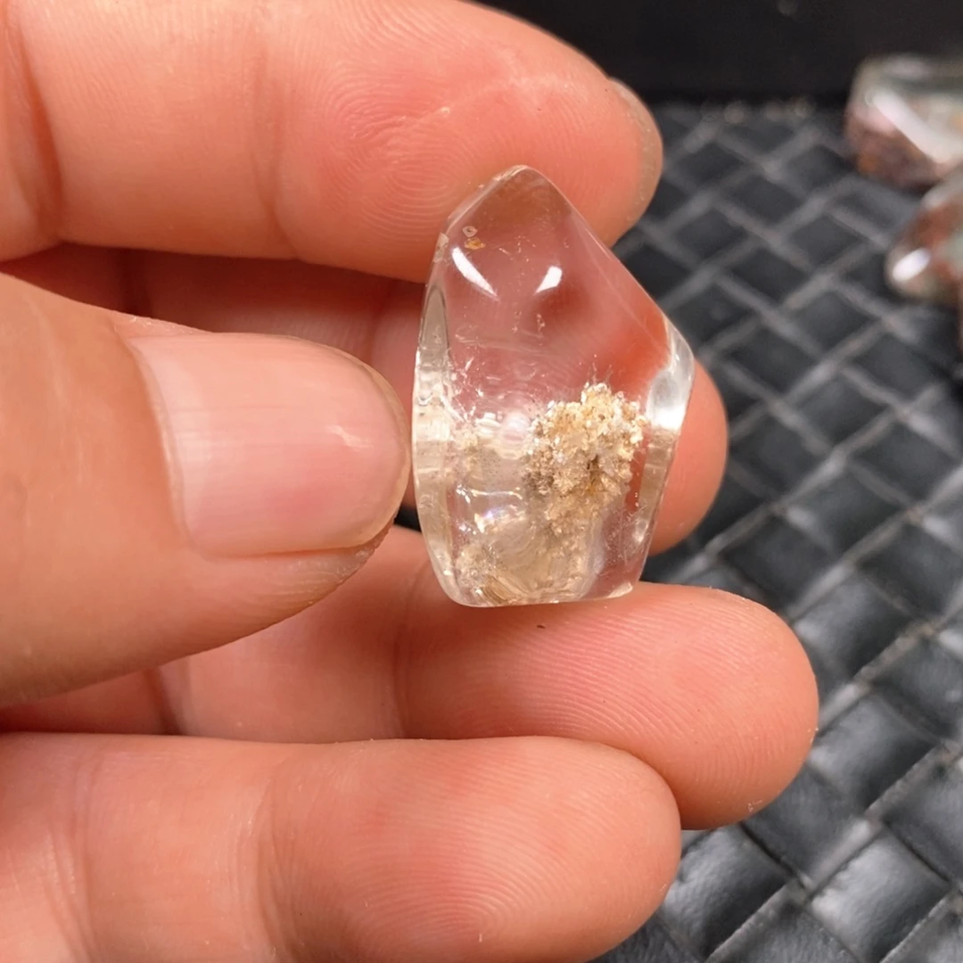 未镶嵌颈饰水晶水晶
