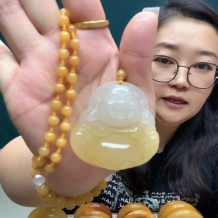 石英质玉（黄龙玉）未镶嵌颈饰