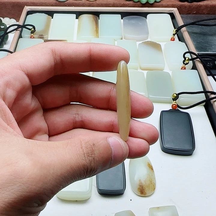 阿***哥和田玉未镶嵌颈饰