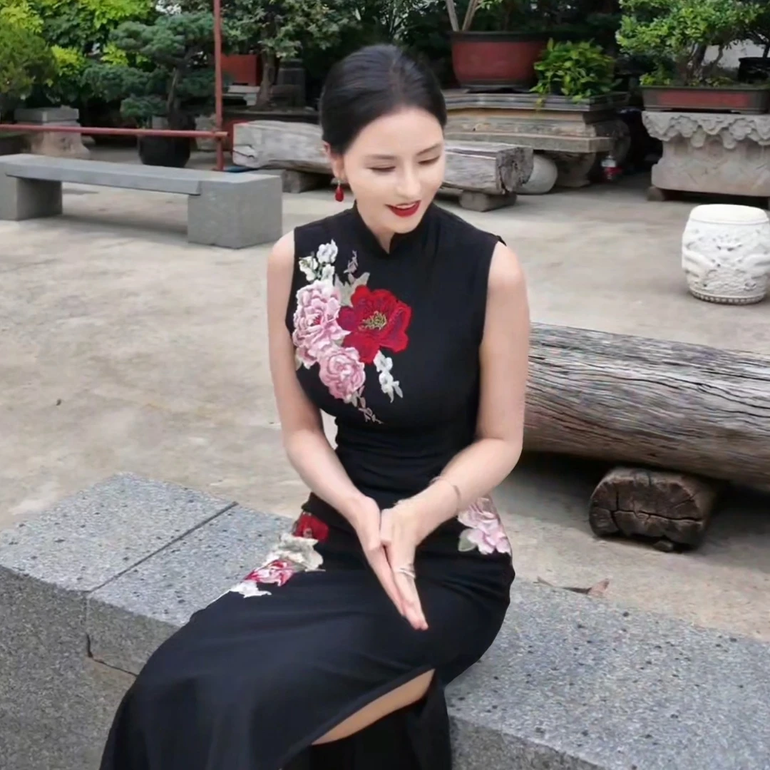 新中式日常高级黑色无袖弹力旗袍绣花重工连衣裙