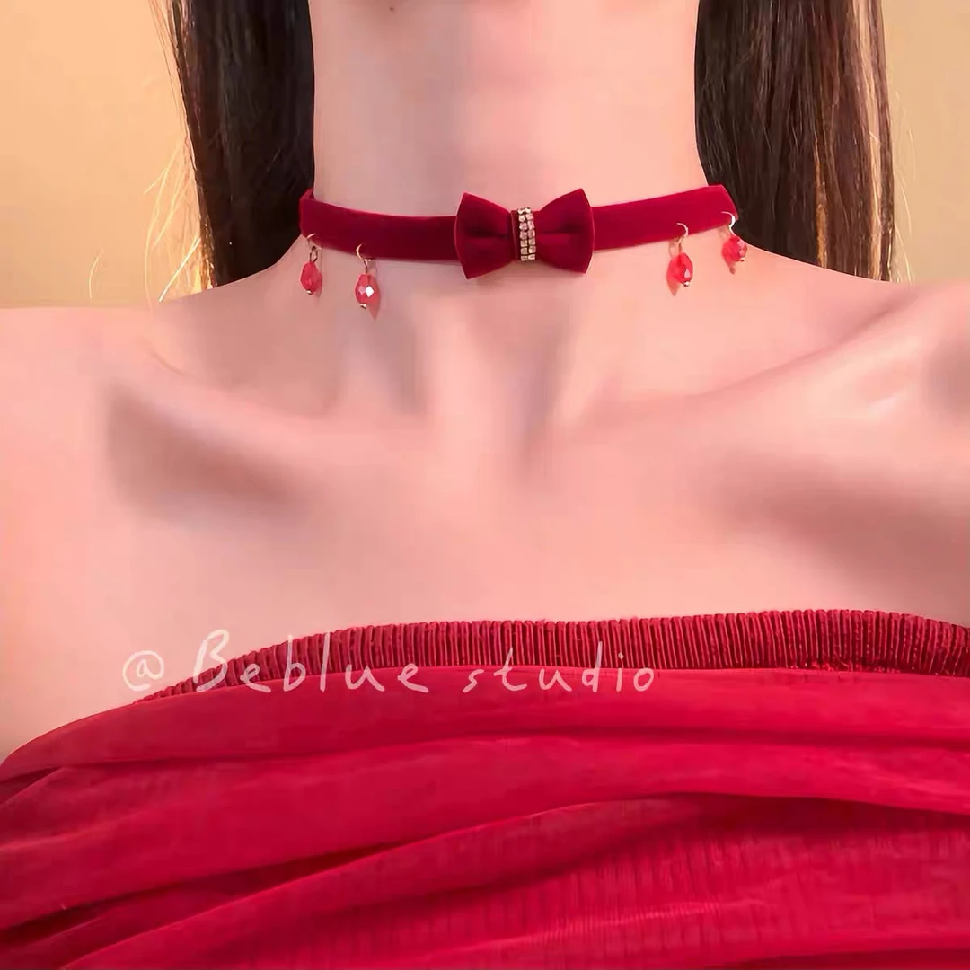 铜合金布艺项链 圣诞新年红色铃铛choker女小众轻奢锁骨链配饰