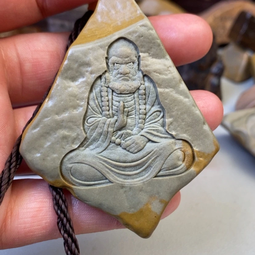 【闪购商品】原石雕刻手把件脖挂件