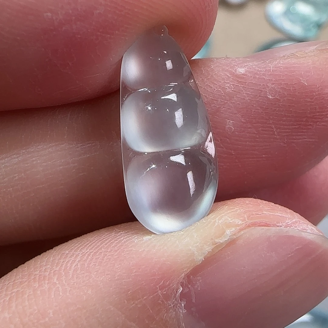 翡翠未镶嵌颈饰