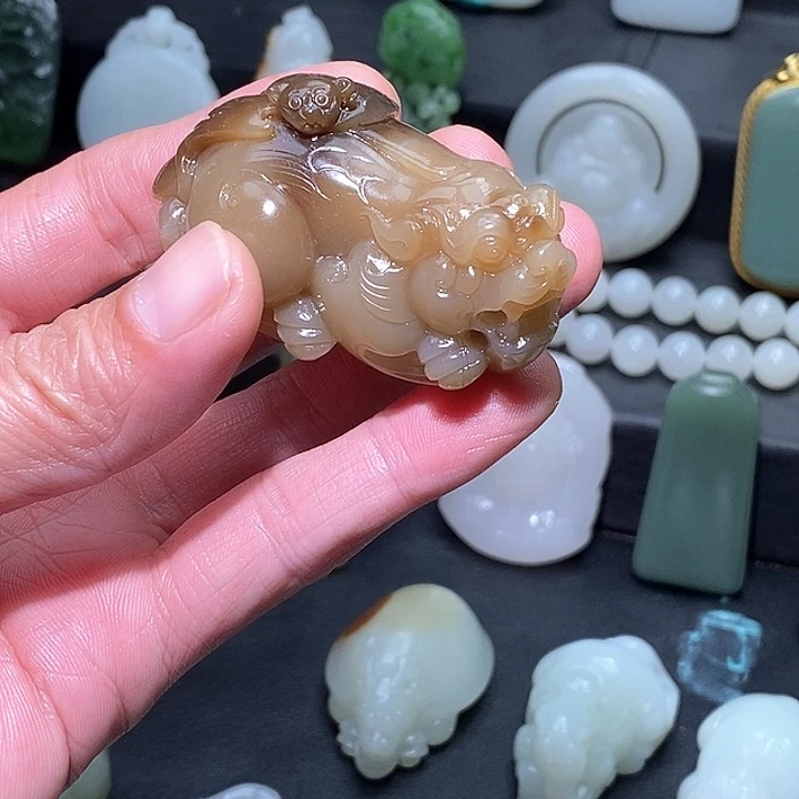 和田玉卡16墨玉未镶嵌羽**晴