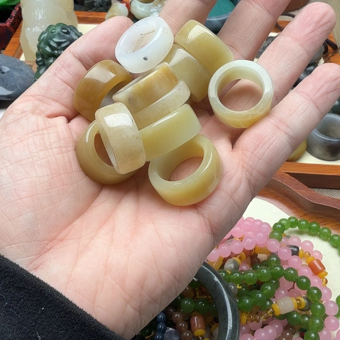 和田玉（糖玉）未镶嵌挂件