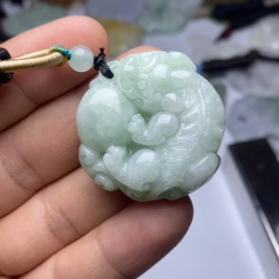 翡翠未镶嵌颈饰翡翠