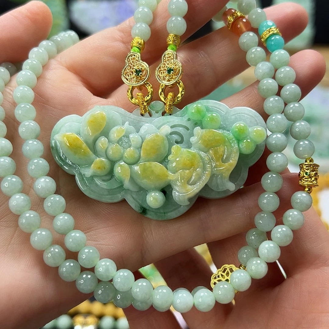 翡翠未镶嵌颈饰吊坠