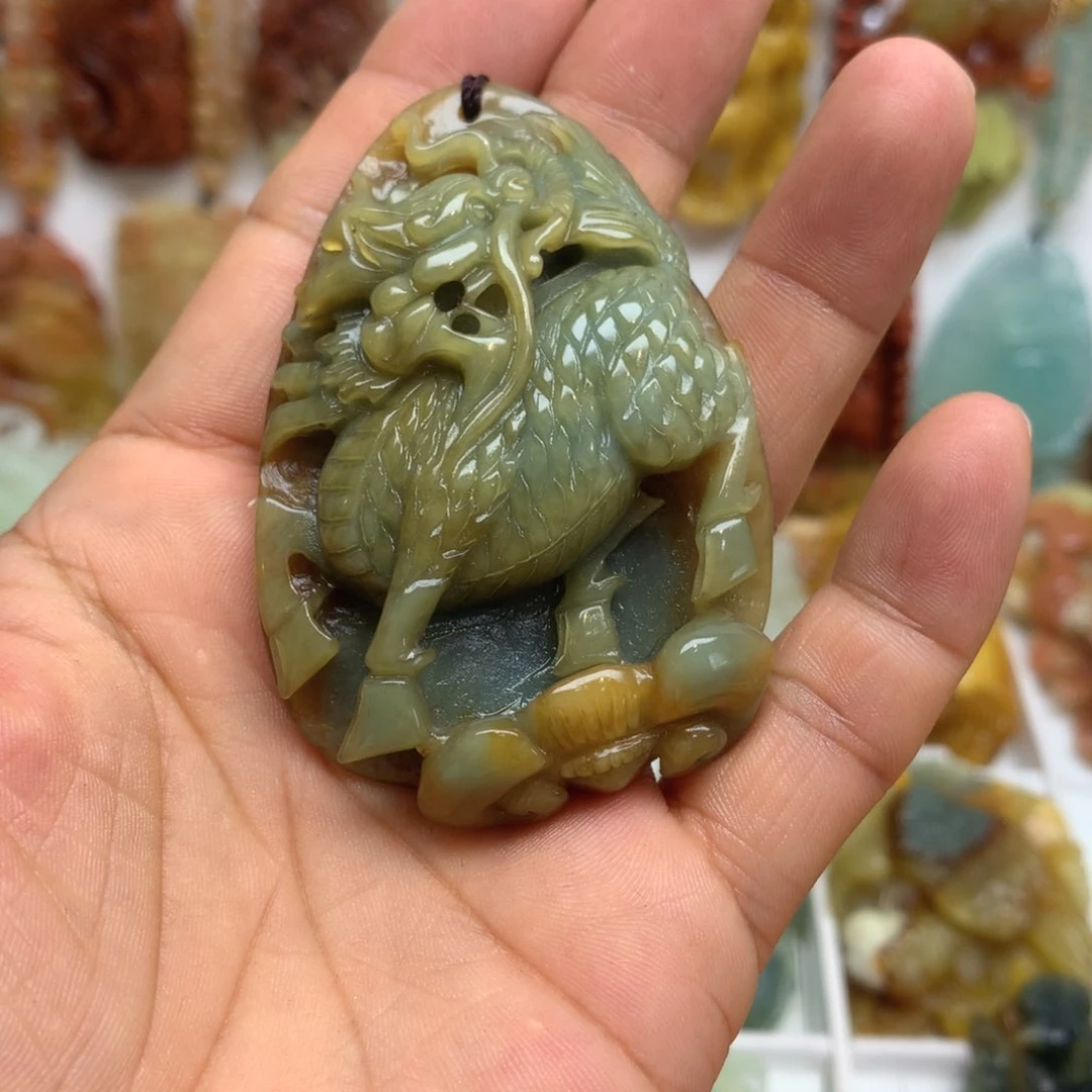 永***远蛇纹石玉未镶嵌颈饰