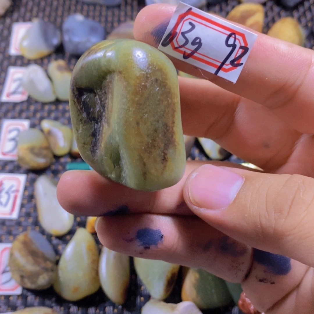 和田玉（糖玉）未镶嵌颈饰