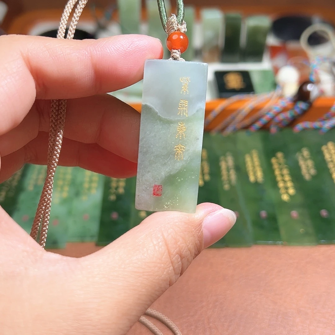 和田玉未镶嵌车挂