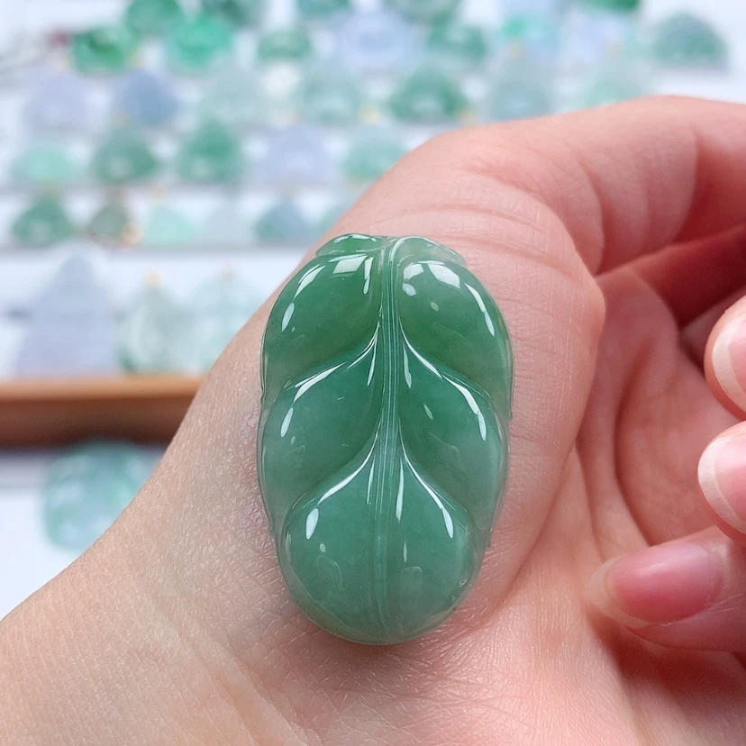 【闪购商品】翡翠吊坠(不含链)未镶嵌