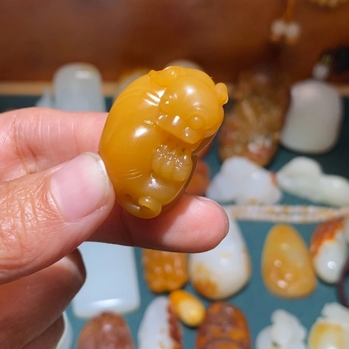 为***.和田玉未镶嵌颈饰