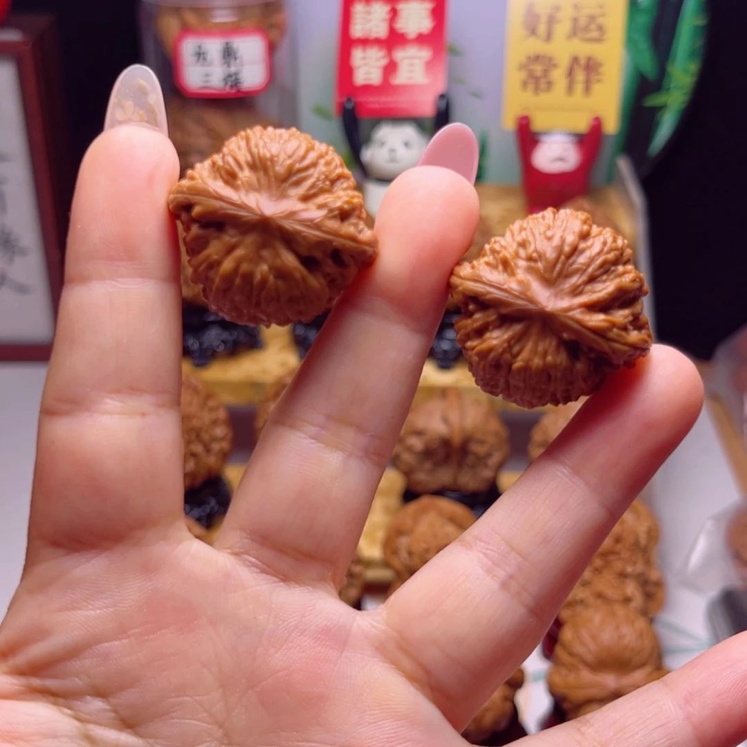 德***亚文玩核桃吊坠龙珠手捻