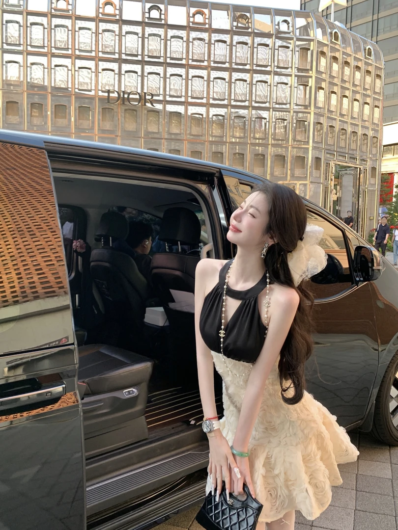 【雅乔定制】浪漫复兴 黑白撞色立体花朵挂脖连衣裙DYYK-25052402