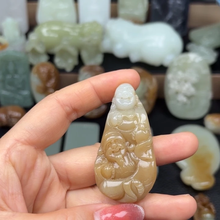 颈饰未镶嵌和田玉