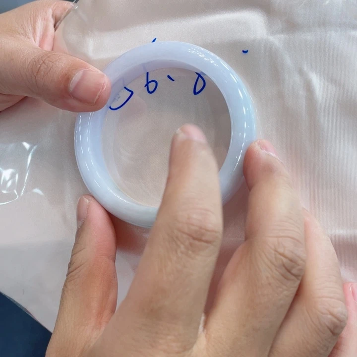 翡翠手镯未镶嵌买断